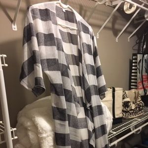 LuLaRoe Shirley - BNWT - Black & White